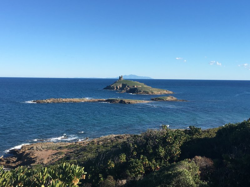 Voyage soleil en Corse. La Corse est ensoleillee plus de 2700 heures par an